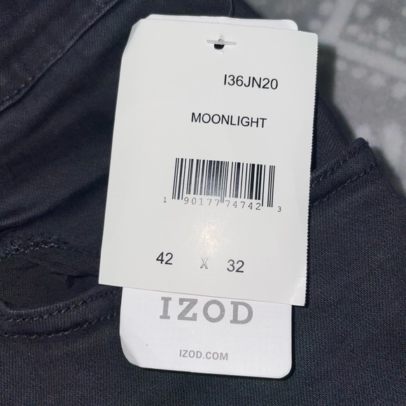 Izod Men’s Comfort Stretch Relaxed Fit Straight Leg Jeans - Picture 5 of 6